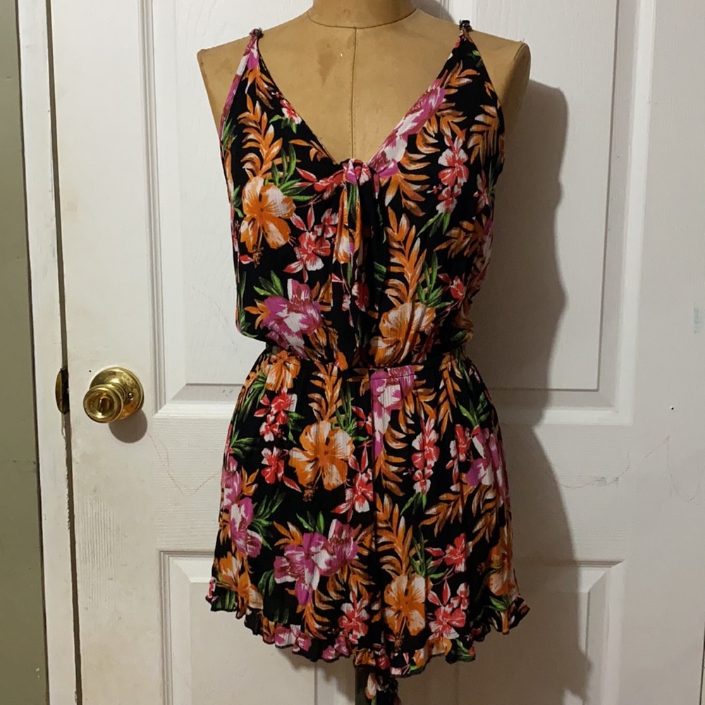 Mossimo Romper - Picture 2 of 3